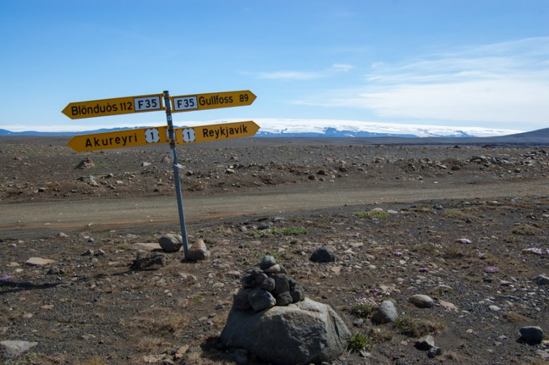 iceland f35 roadsign