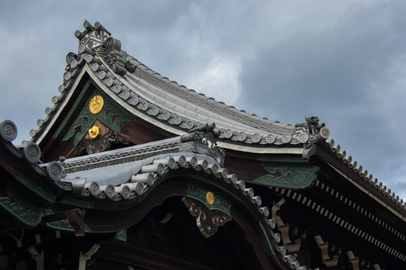 nishi hongan ji temple roof