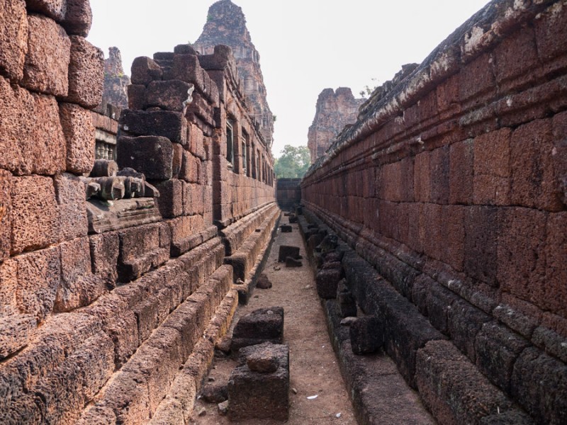 angkor vat red blocks