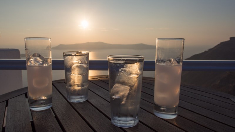 greece santorini ouzo