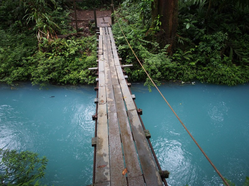 costa rica laguna azul bridge