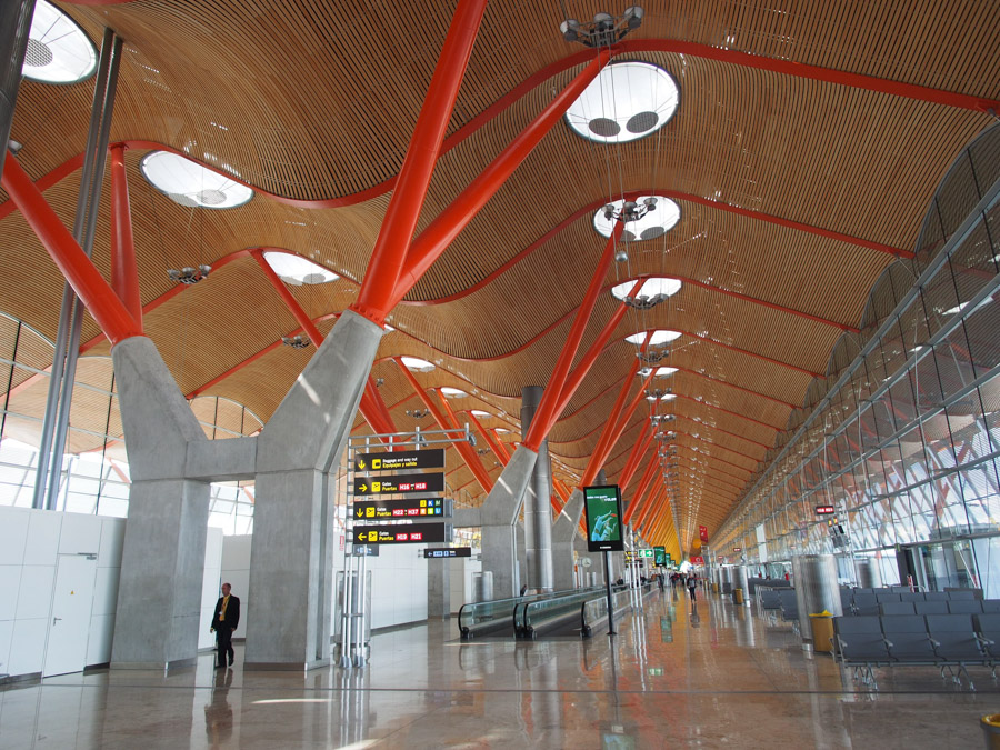 madrid airport hall