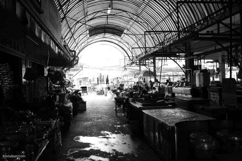 thailand ayutthaya market bw