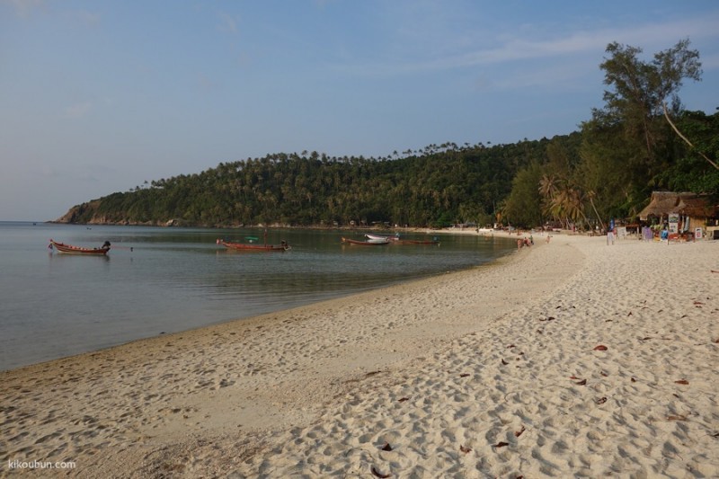 thailand salad hut beach at day