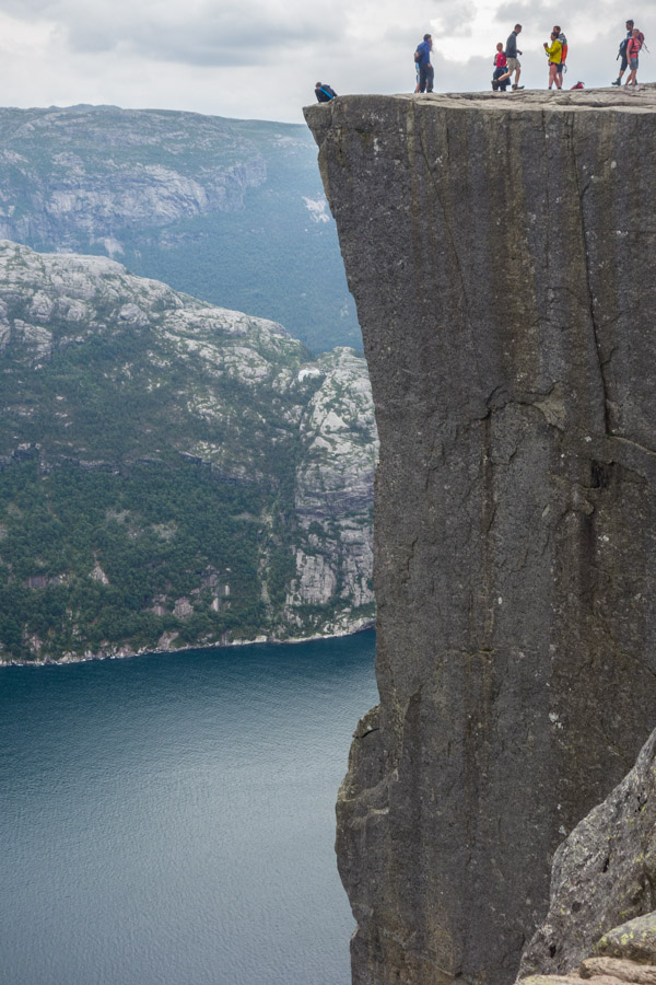 preikestolen and people