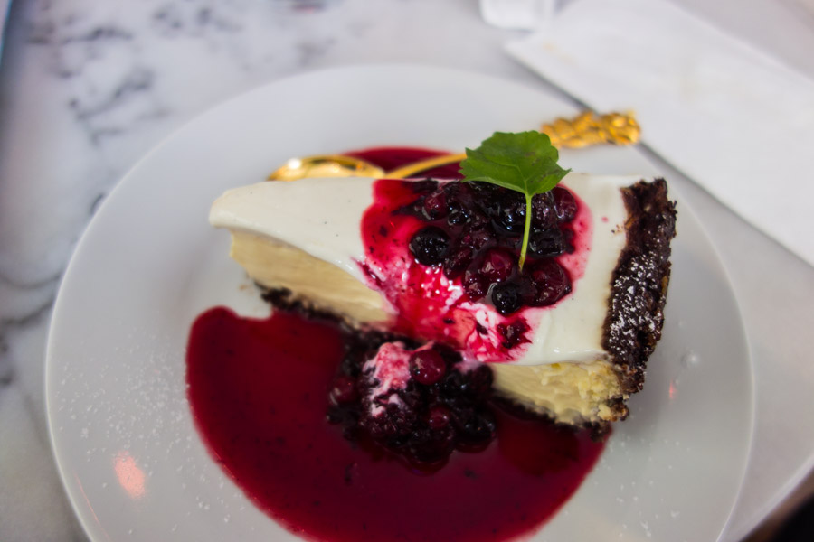 cafe nomad alesund cheesecake