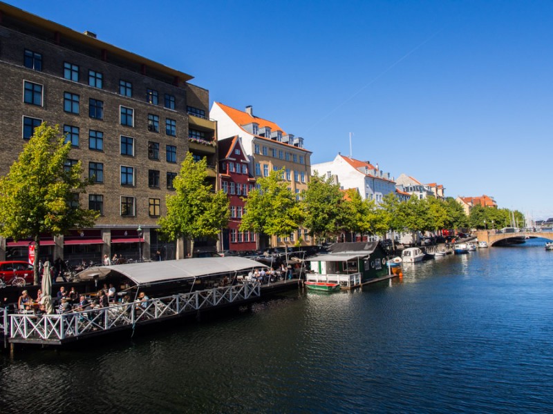 copenhaguen bars by the canal