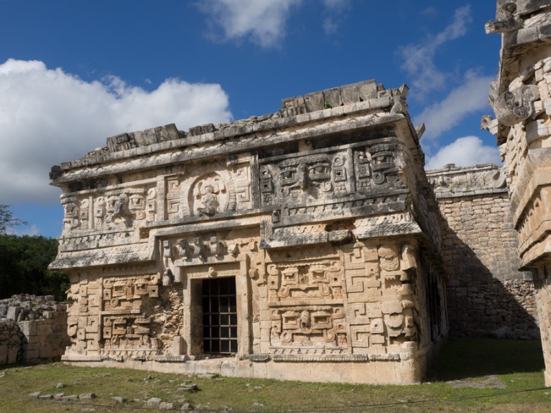 chichen itza temple door