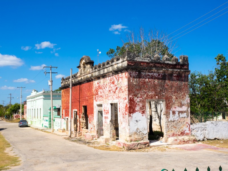 hacienda yaxcopoil red house