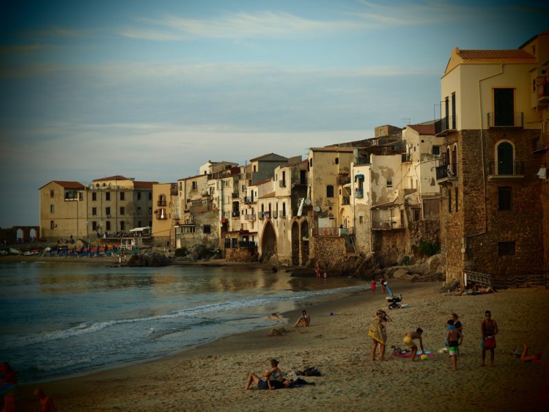 cefalu beach silicy