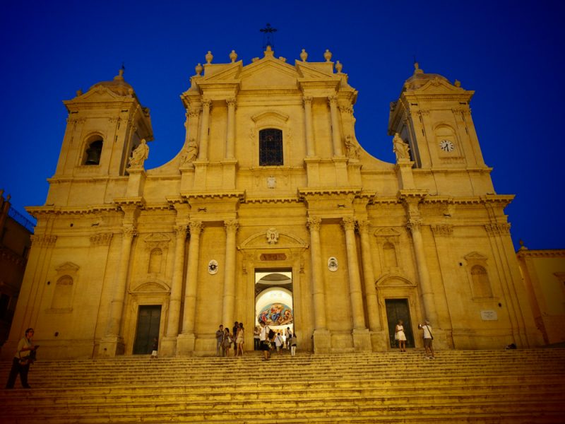 noto cathedral at night