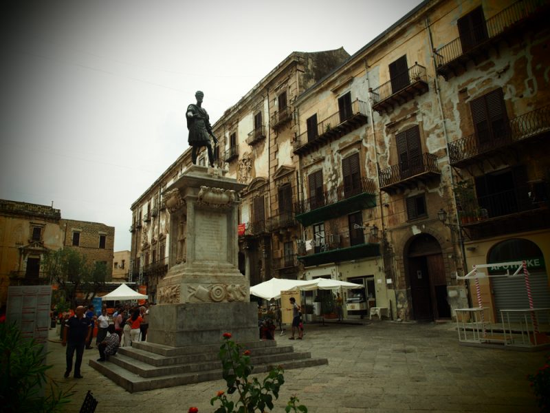 palermo statue