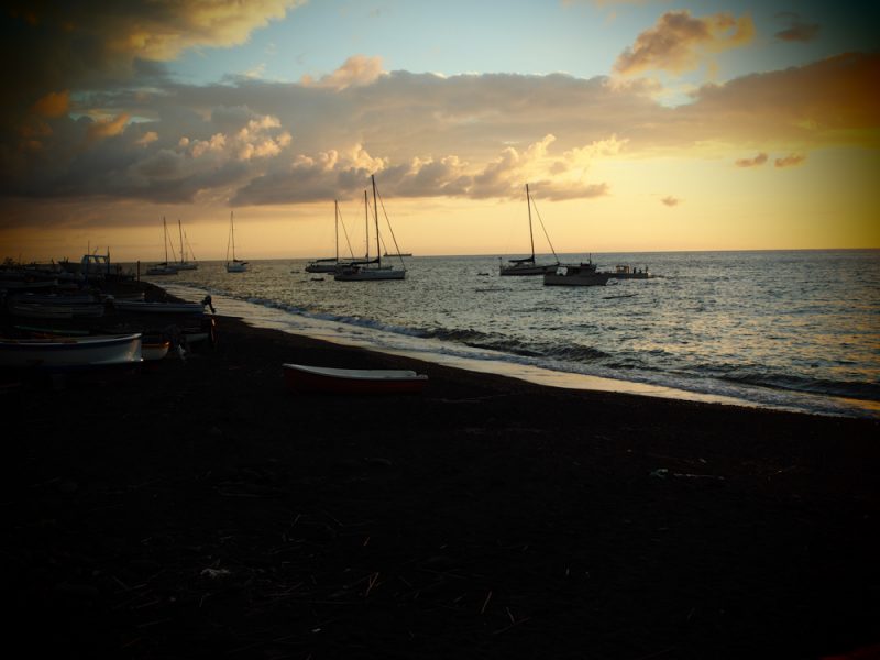 stromboli beach port