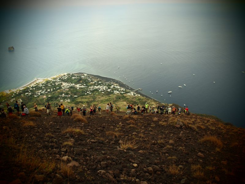 stromboli hike crowd