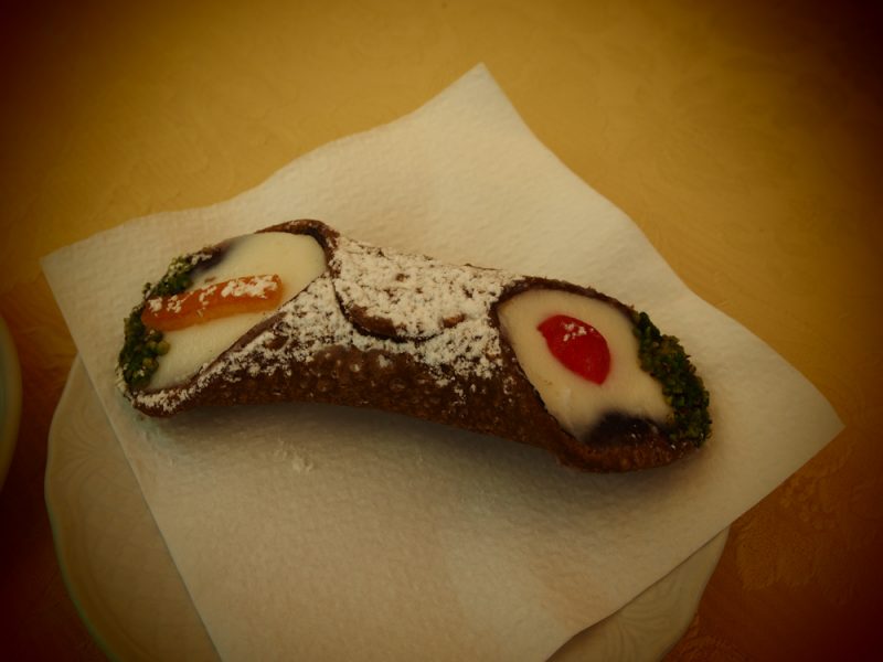 syracuse cannolo