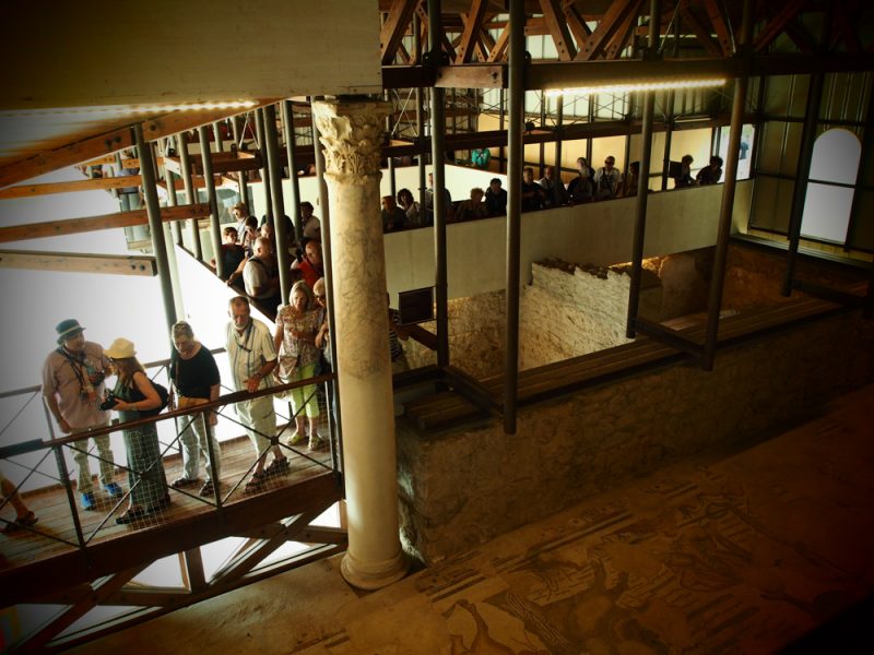 villa romana del casale crowd