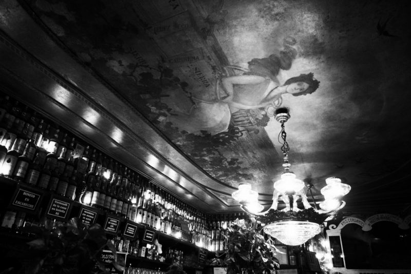 madrid traditional bar ceiling bw