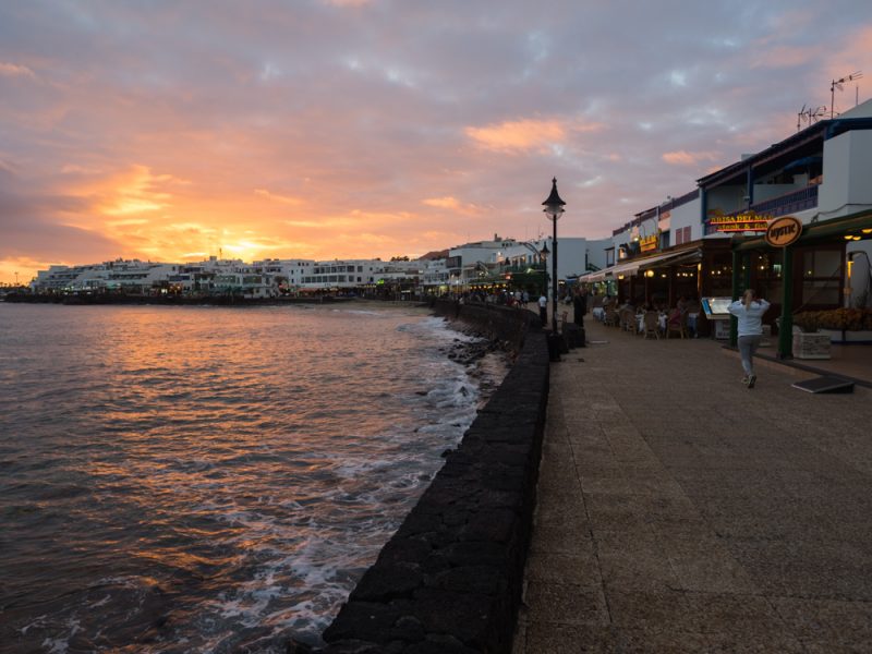 playa blanca paseo lanzarote