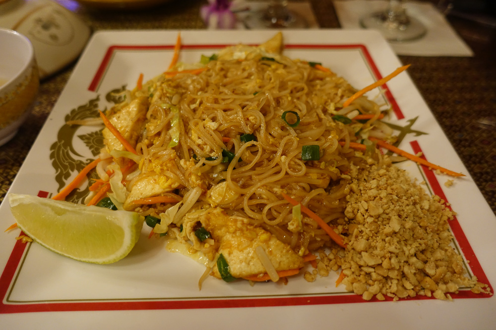hawaii big island thai thai bistro pad thai