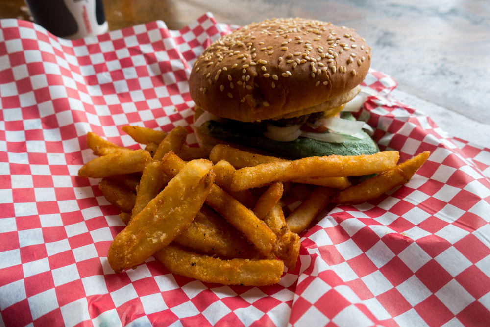 hawaii hanalei village burger