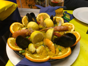 gran canaria paella con naranja