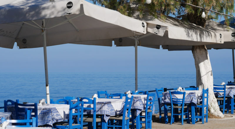 crete rethymnon sea side restaurant