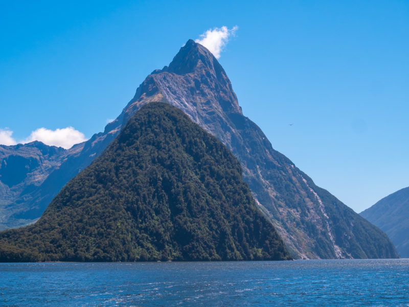 new zealand milford sound peak