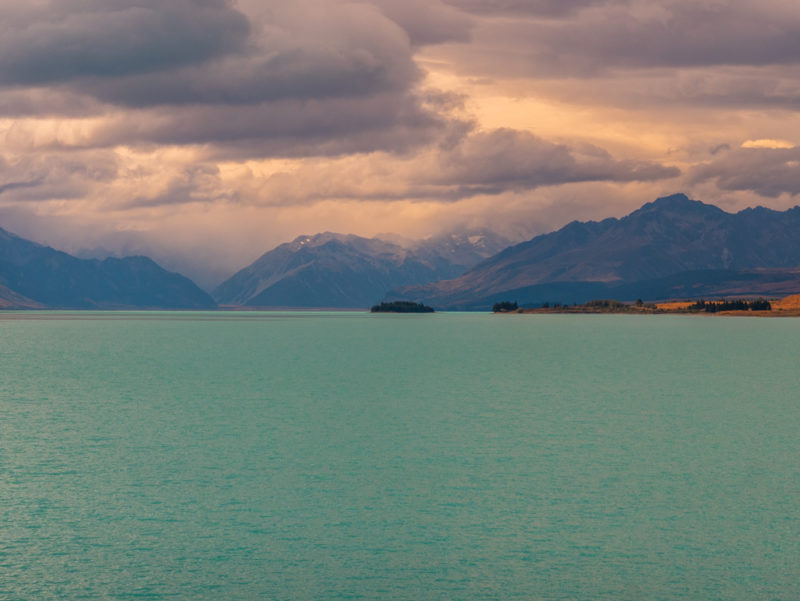 new zealand mount cook blue lake