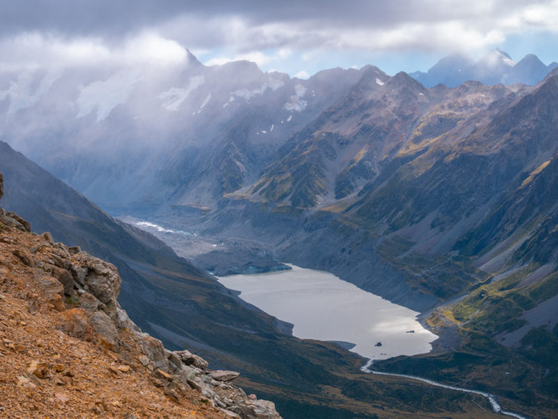 new zealand mount cook lake overview