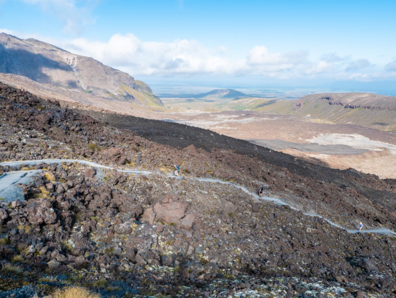 new zealand tongariro crossing path