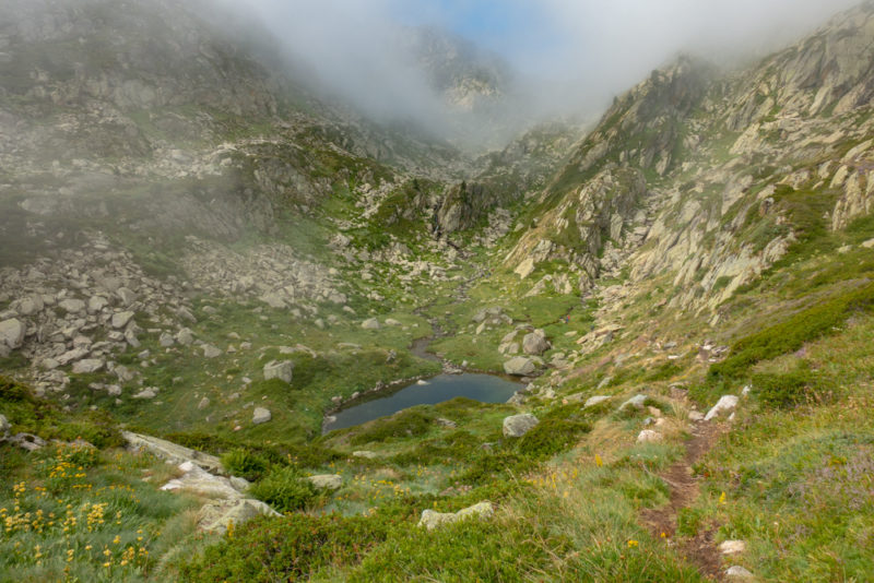 tour des perics lac de montagne