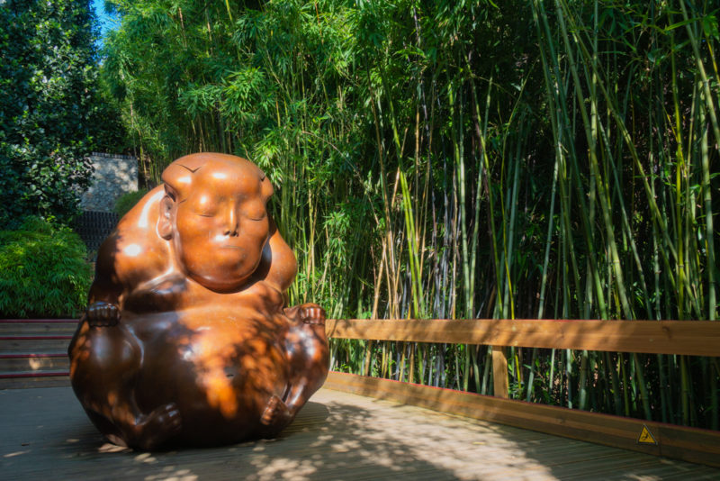 etretat jardin sculture assis