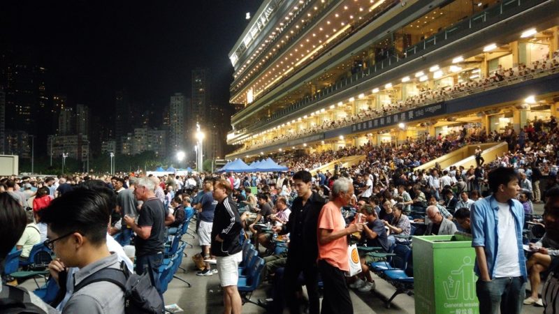 hong kong happy valley races at night