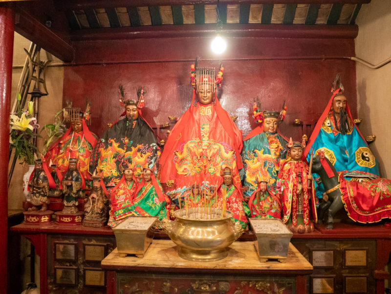 hong kong man mo figures