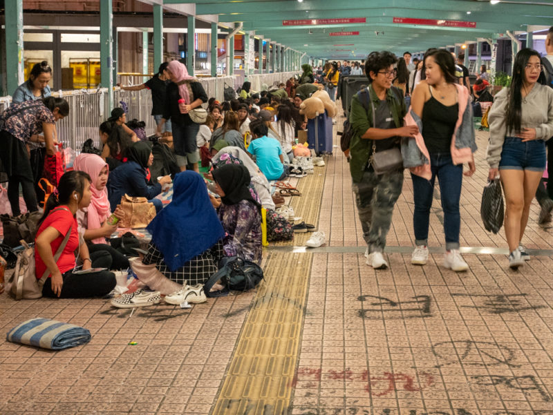hong kong sunday bridge at temple street