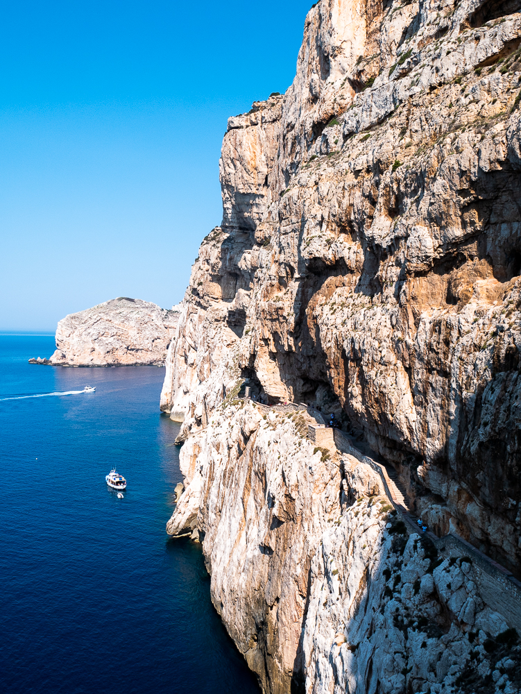 grotta di nettuno cliff