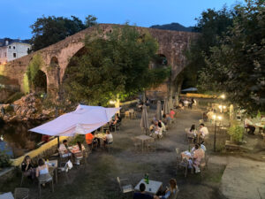 cafe sous le pont cangas de onis