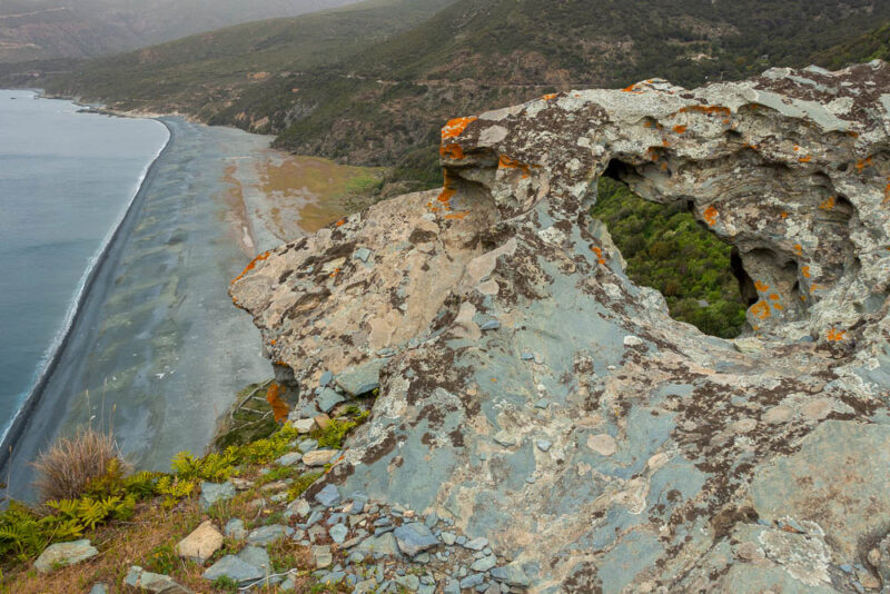 surplomb plage nonza