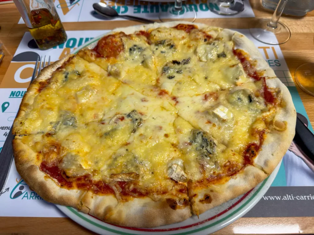 pizza aquarium