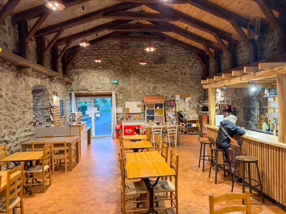salle resto camping le monastier